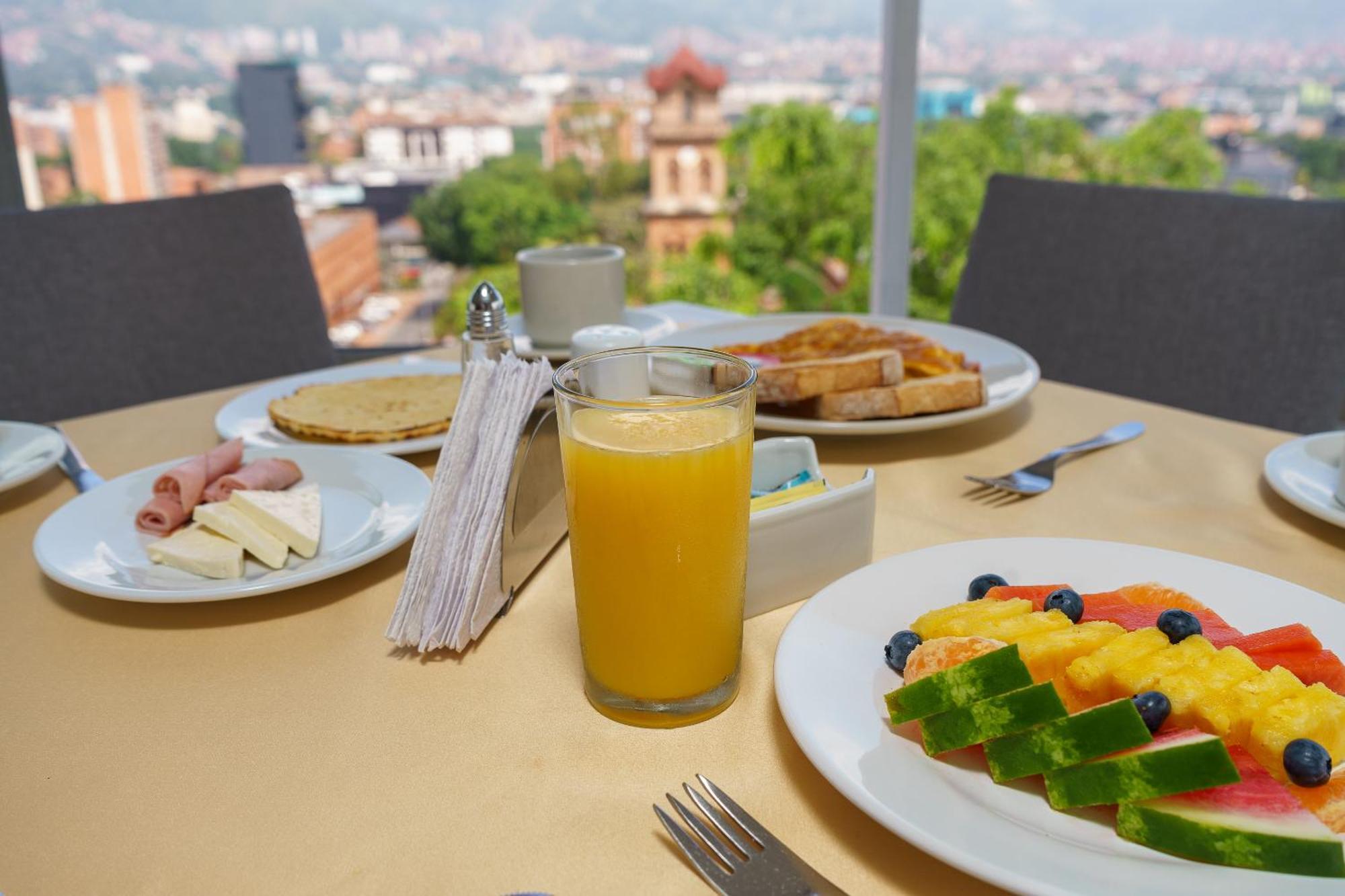 Hotel Torre Poblado Medellin Exterior photo